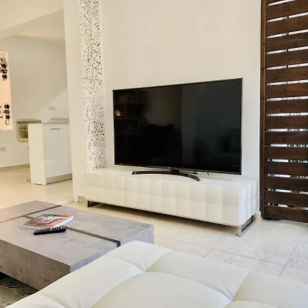 Tbd Luxury Apartament Larnaca